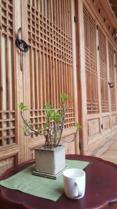 Namhyundang - Hanok Korean Traditional House Seoul Exterior photo