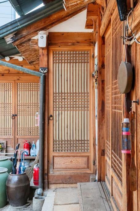 Namhyundang - Hanok Korean Traditional House Seoul Exterior photo