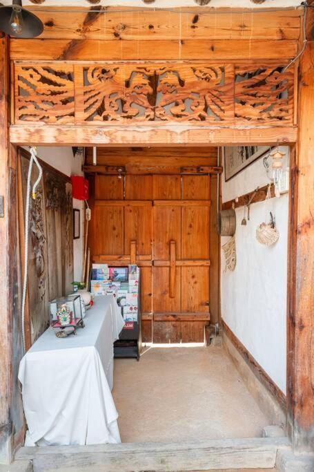 Namhyundang - Hanok Korean Traditional House Seoul Exterior photo
