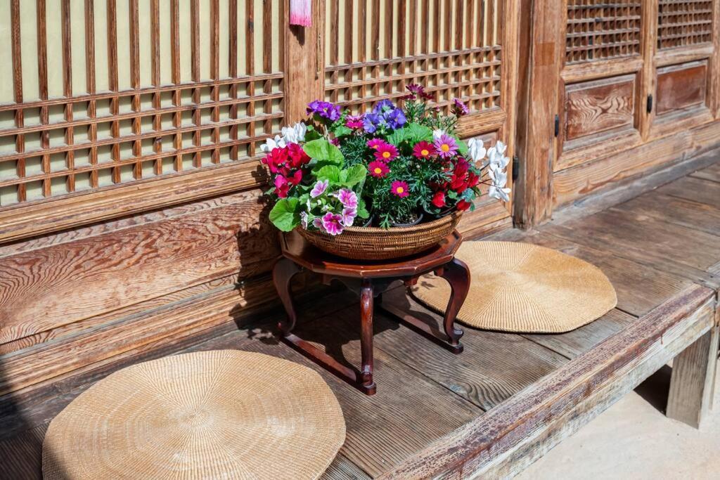 Namhyundang - Hanok Korean Traditional House Seoul Exterior photo